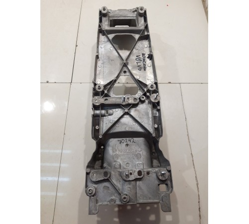 Кронштейн центральной консоли