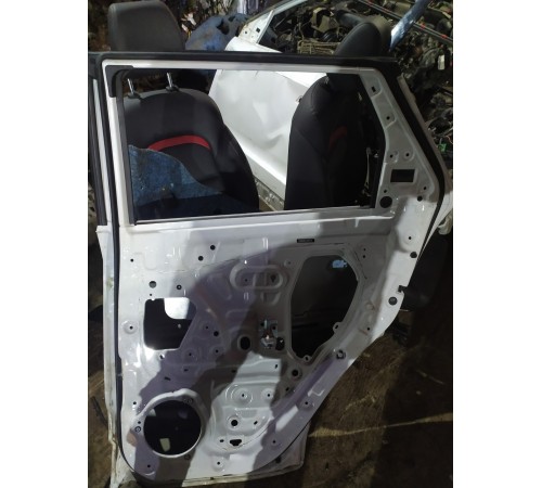 Дверь (задняя, правая)