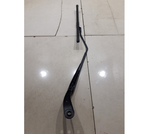 Поводок стеклоочистителя (правый)