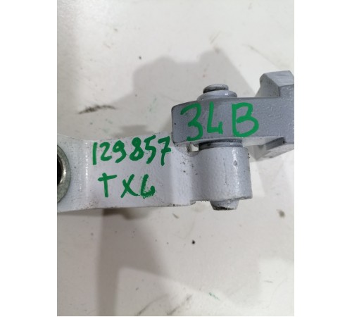 Петля двери задняя левая верхняя