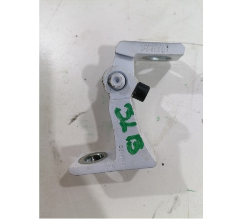 Петля двери задняя левая верхняя