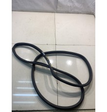 Уплотнитель двери (задний, правый)