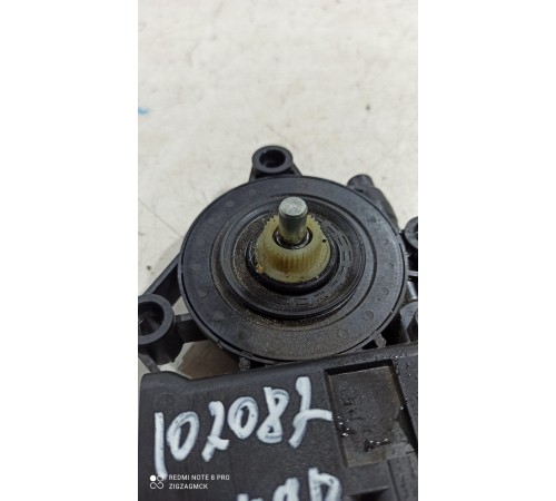 Моторчик стеклоподъемника передний левый