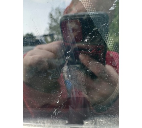 Стекло глухое левое , форточка