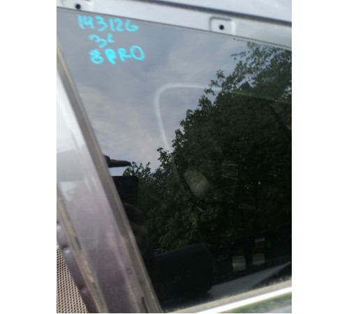 Стекло глухое левое , форточка