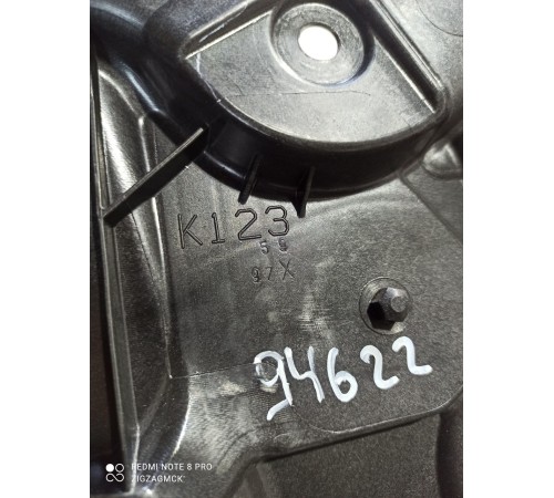 Пластик дверной карты передний левый