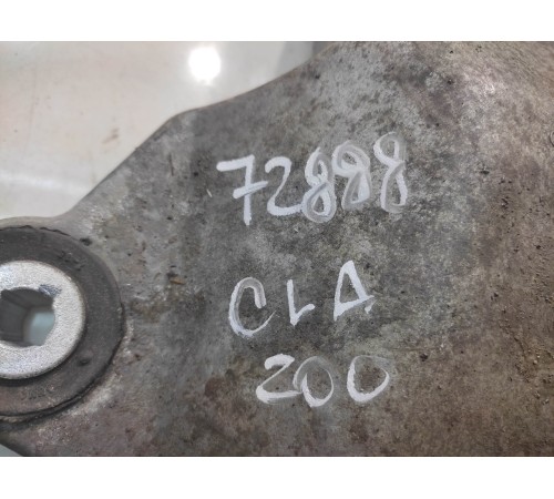 Кронштейн опоры двигателя