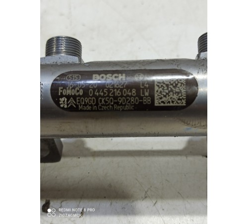 Топливная рампа правая