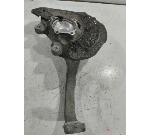 Кулак поворотный передний левый