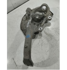 Кулак поворотный передний левый