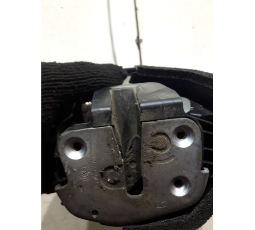 Замок правой сдвижной двери задний