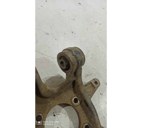 Кулак поворотный(задний левый)