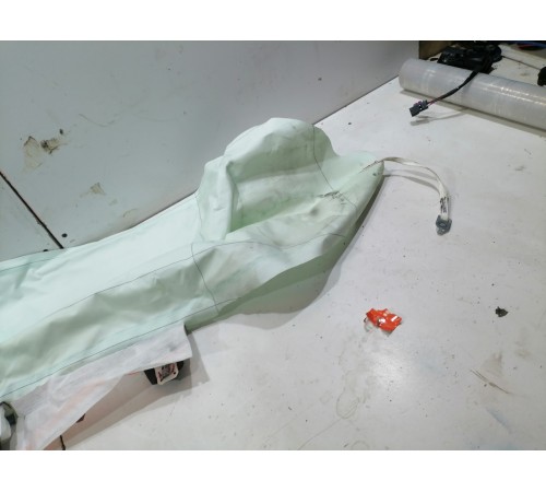 Подушка (шторка) безопасности правая