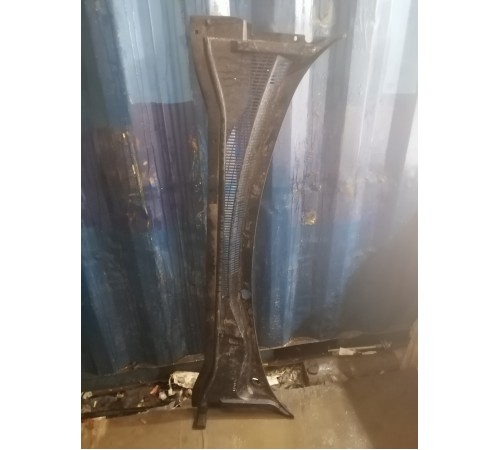 Жабо лобового стекла под дворники