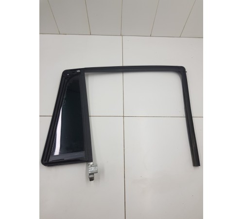 Форточка двери задняя левая с уплотнителем