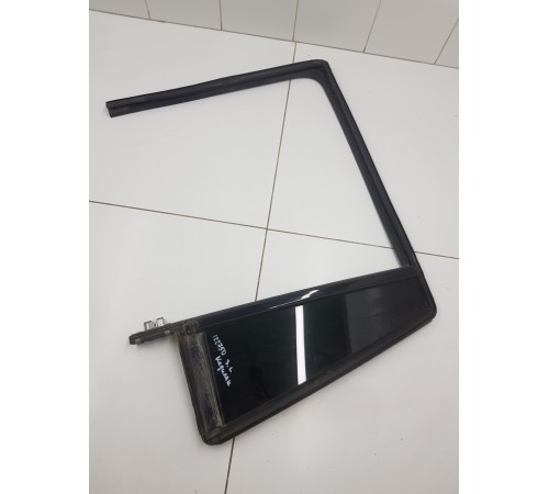 Форточка двери задняя левая с уплотнителем