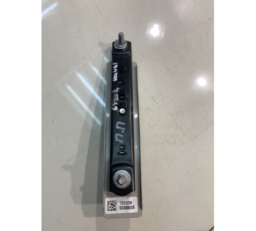 Регулятор высоты ремня безопасности (передний, правый)