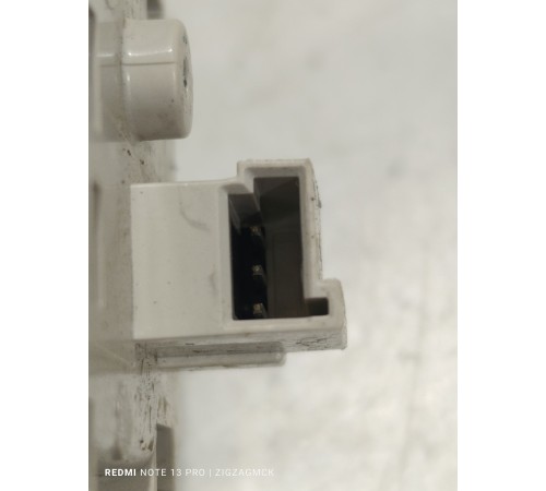 Плафон внутреннего освещения салона задний левый