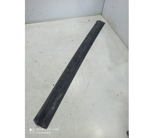 Уплотнитель двери(передний левый)