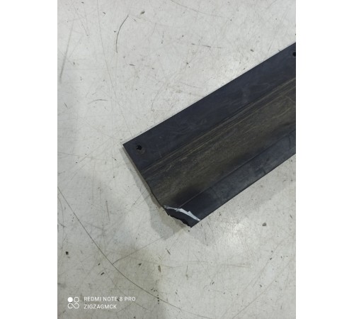 Уплотнитель двери(передний левый)