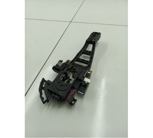 Кронштейн ручки двери передний правый внешний