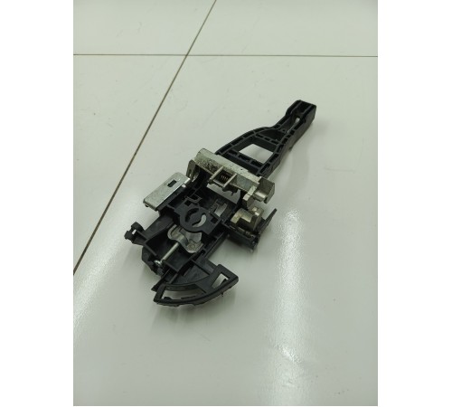 Кронштейн ручки двери передний правый внешний