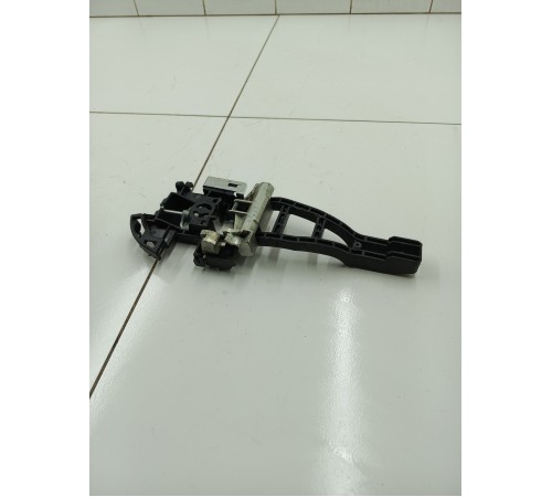 Кронштейн ручки двери передний правый внешний