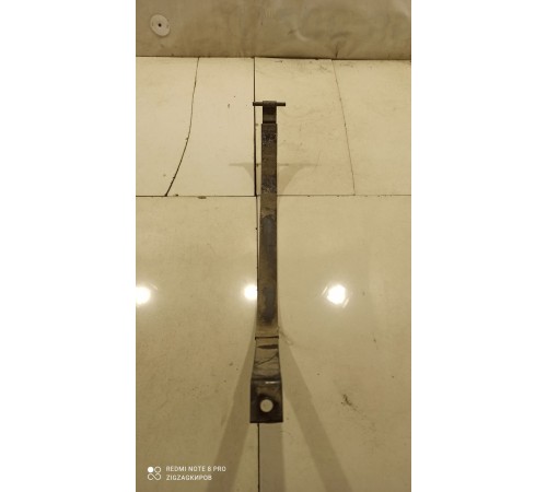 Крепление топливного бака правое