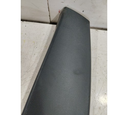 Накладка крышки багажника верхняя