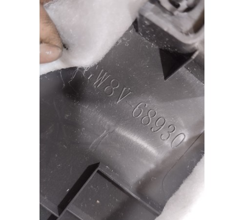 Накладка крышки багажника верхняя