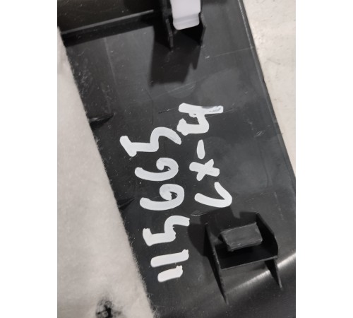 Накладка крышки багажника верхняя