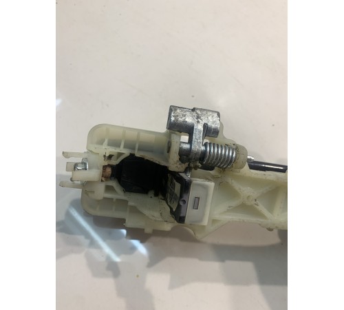 Ручка двери (задняя, правая, внешняя)