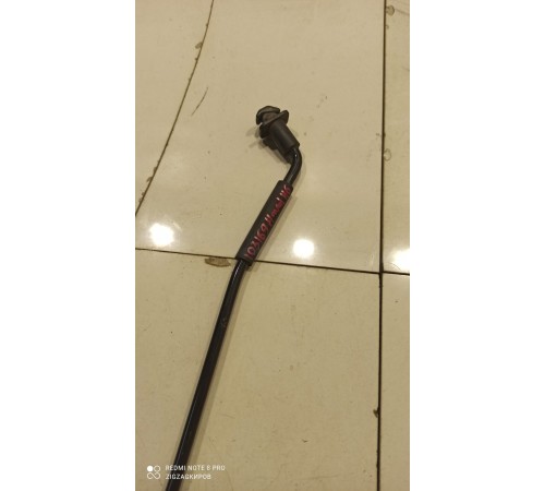 Держатель капота