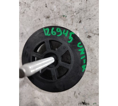 Болт фиксации запасного колеса