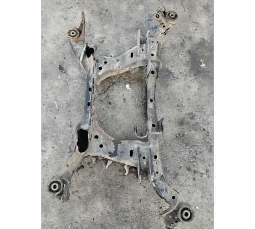 Балка подвески задняя (подрамник)