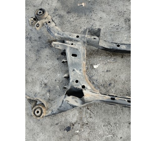 Балка подвески задняя (подрамник)