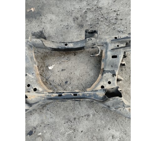 Балка подвески задняя (подрамник)