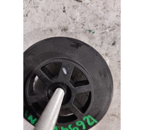 Болт фиксации запасного колеса