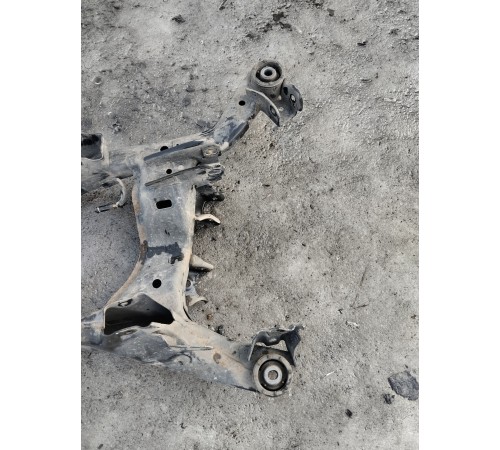 Балка подвески задняя (подрамник)