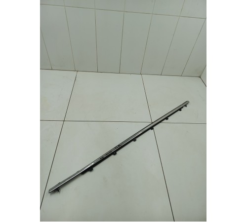 Уплотнитель стекла передний левый внешний