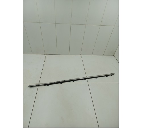 Уплотнитель стекла передний левый внешний