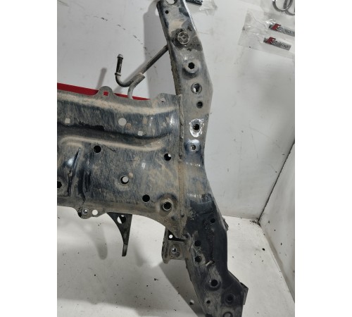 Балка подвески передняя (подрамник)