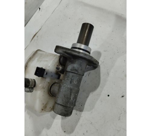 Главный тормозной цилиндр