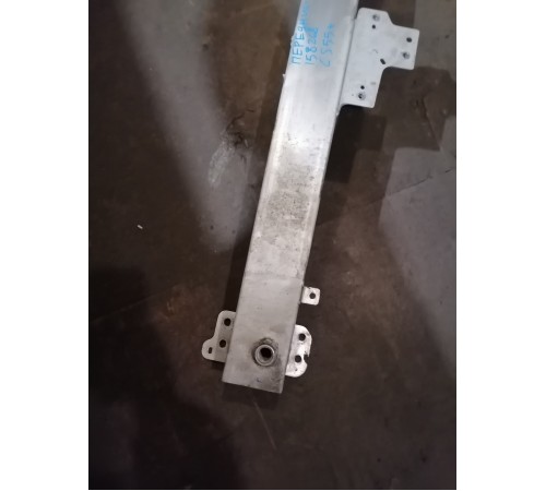 Усилитель бампера передний