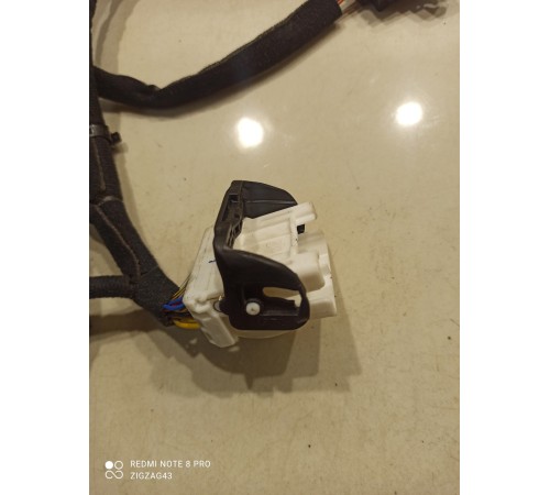 Электропроводка обшивки двери(передняя левая)