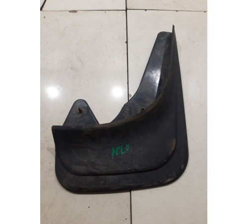 Брызговик (передний, правый)