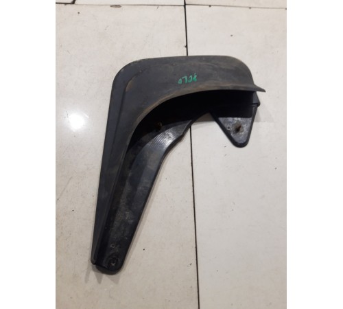 Брызговик (передний, правый)