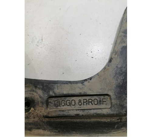 Брызговик передний правый