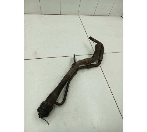 Горловина топливного бака