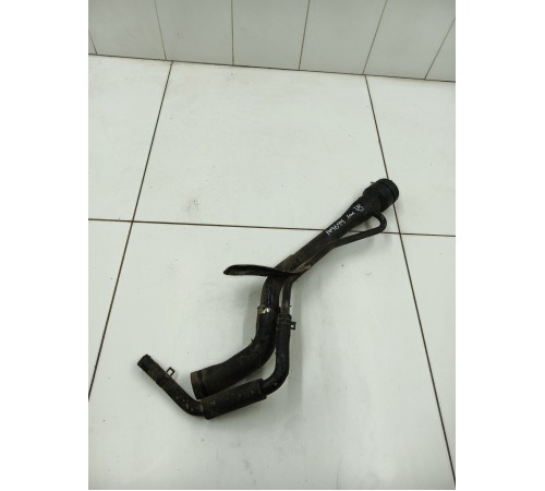 Горловина топливного бака